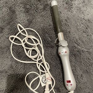Sarah Potempa Beachwaver Curling Iron